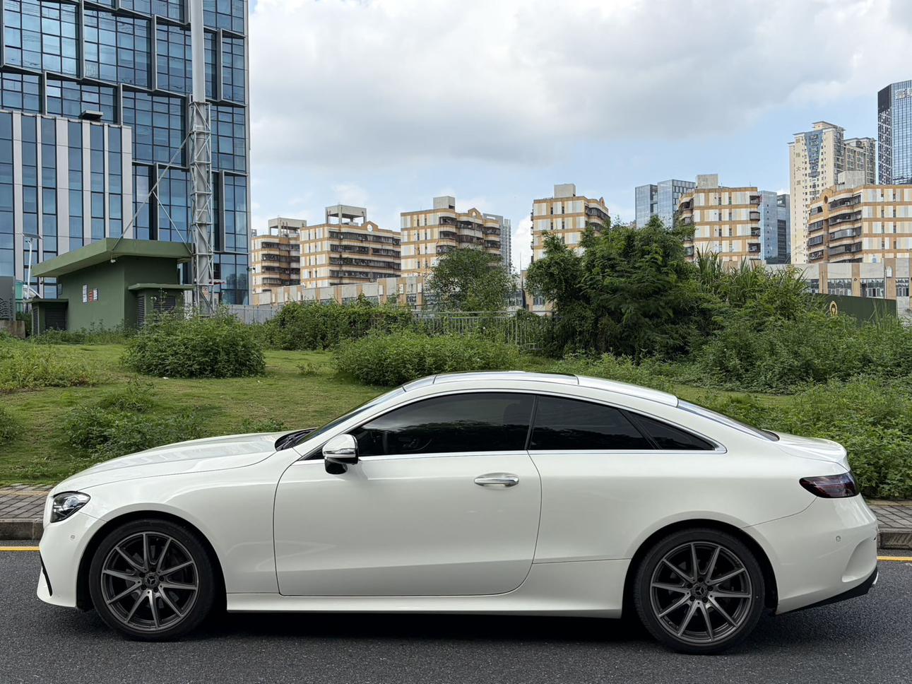Mercedes-Benz E-Класс 2023 thumb 2