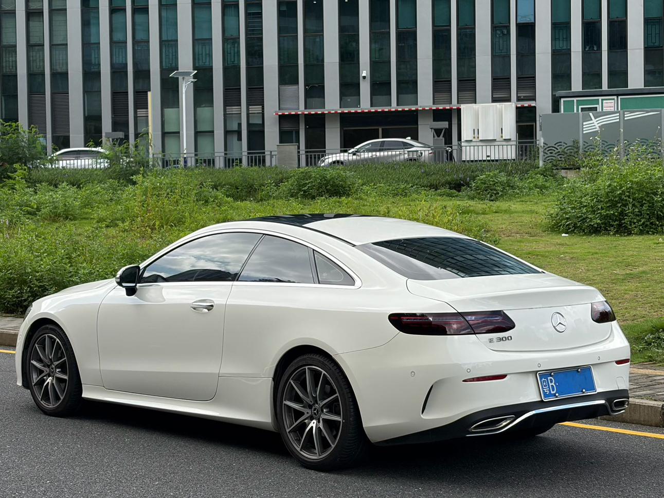 Mercedes-Benz E-Класс 2023 thumb 3