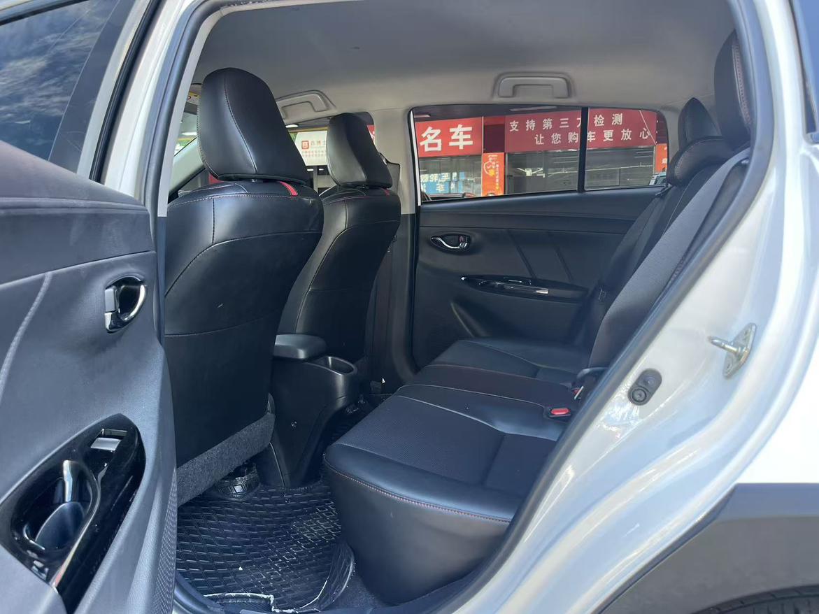 Toyota Yaris 2022 thumb 6