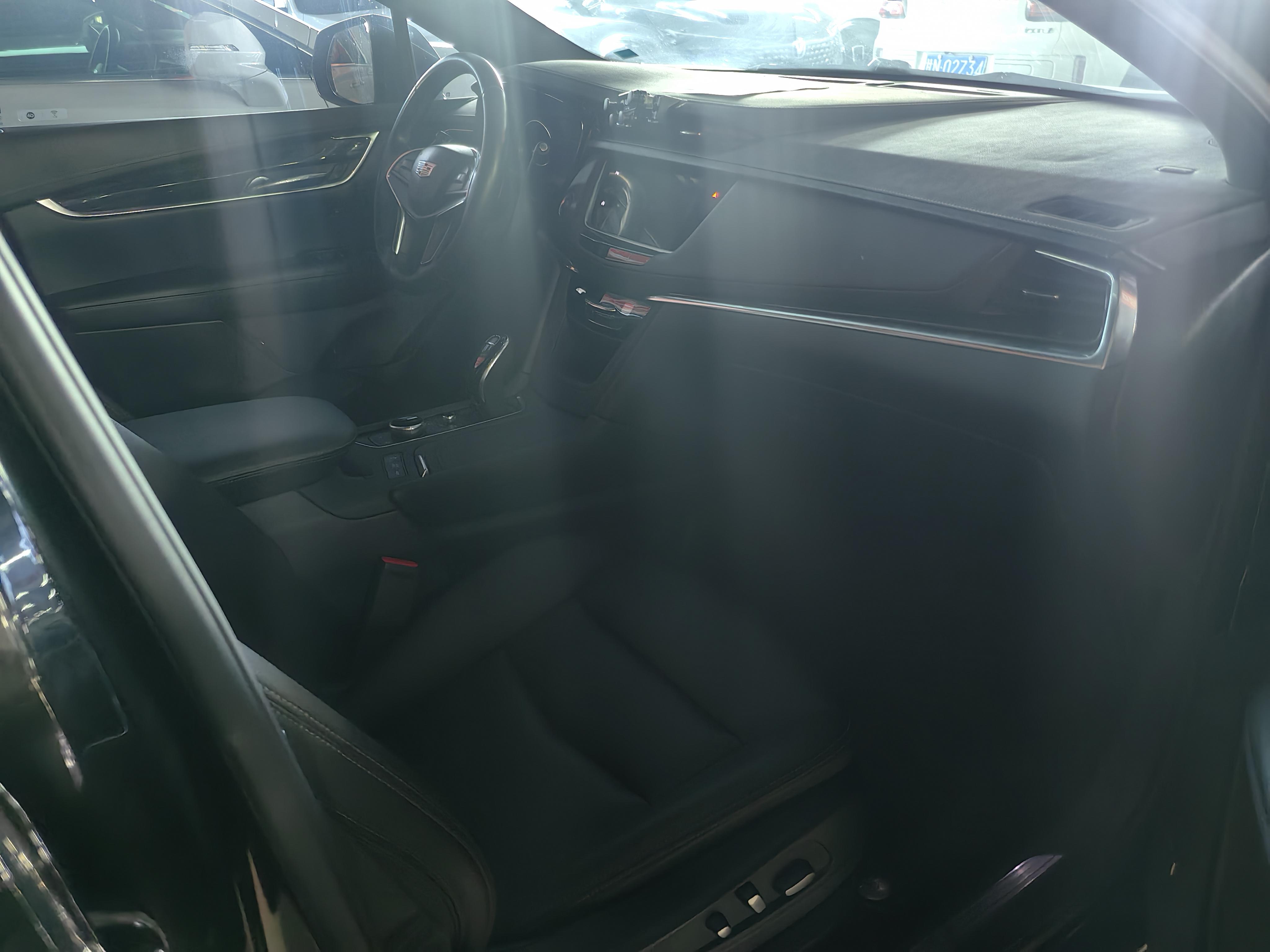 Cadillac XT5 2022 thumb 2
