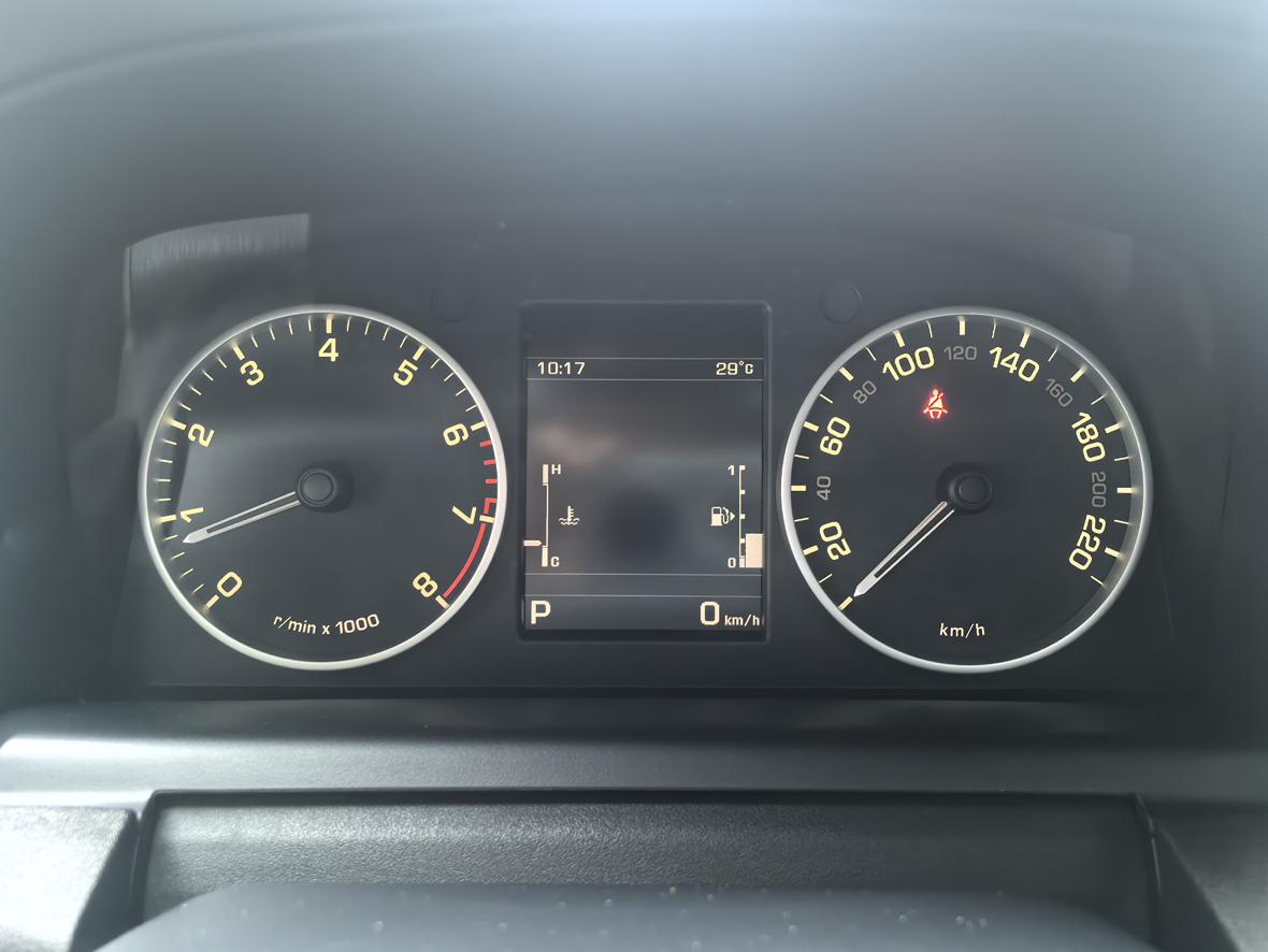 Land Rover Discovery 2015 thumb 6