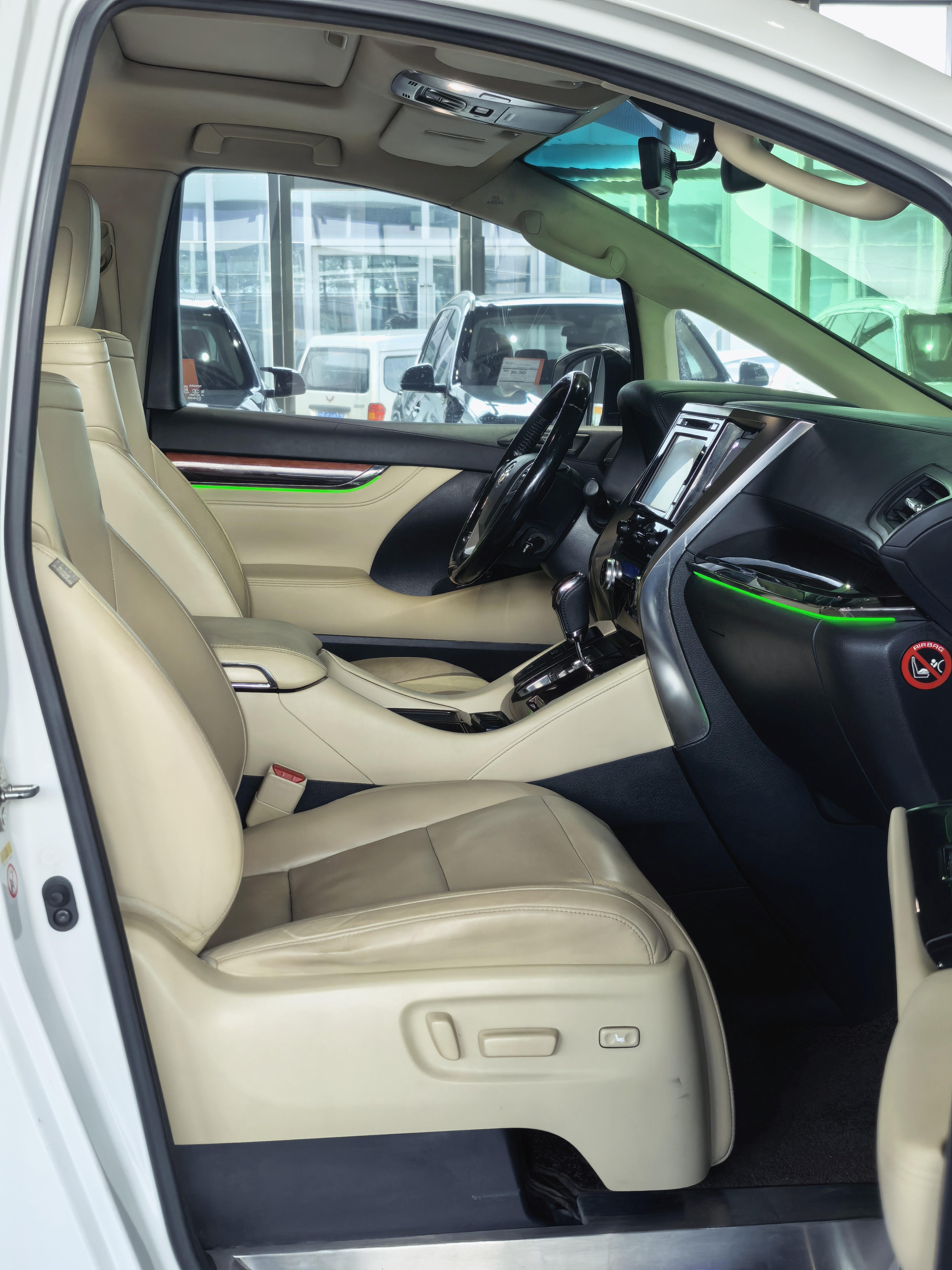 Toyota Alphard 2015 thumb 8