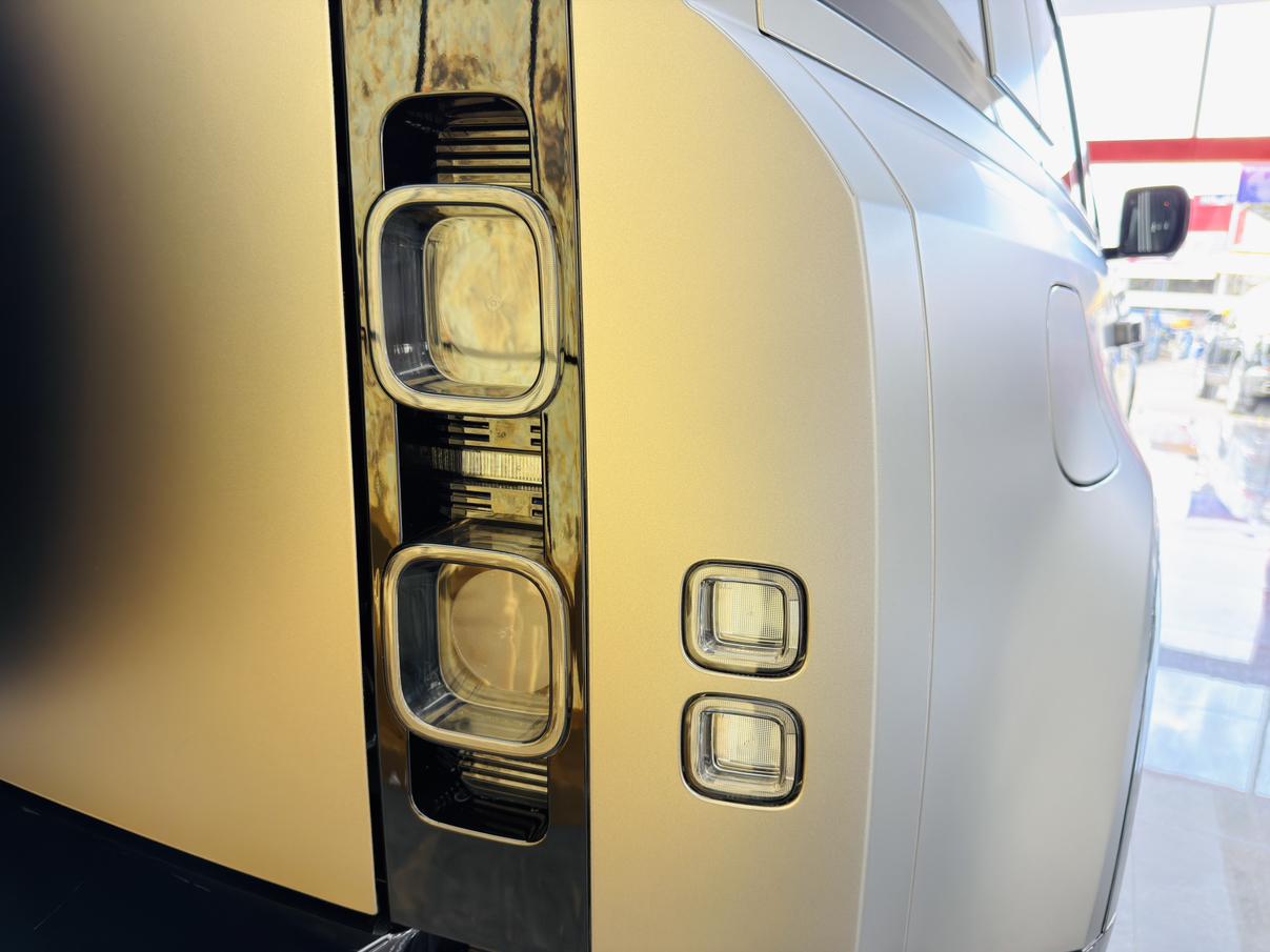 Land Rover Defender 2025 thumb 5