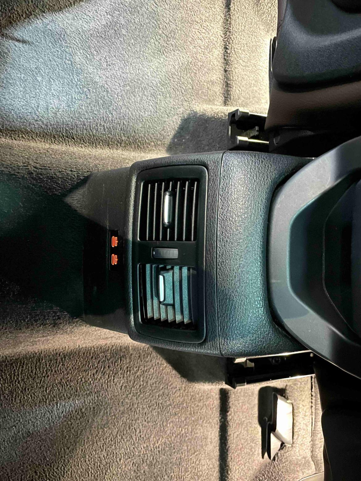 BMW X1 2022 thumb 6