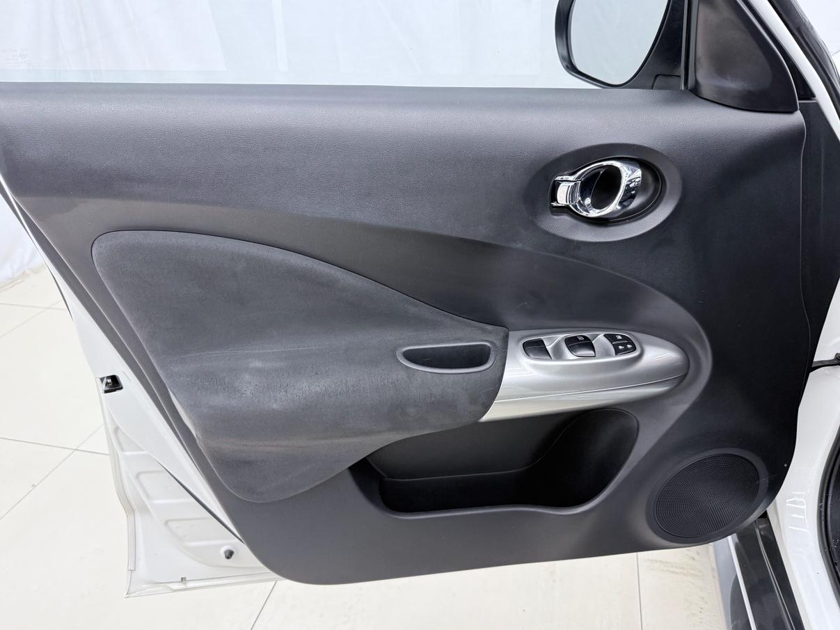 Infiniti ESQ 2014 thumb 6