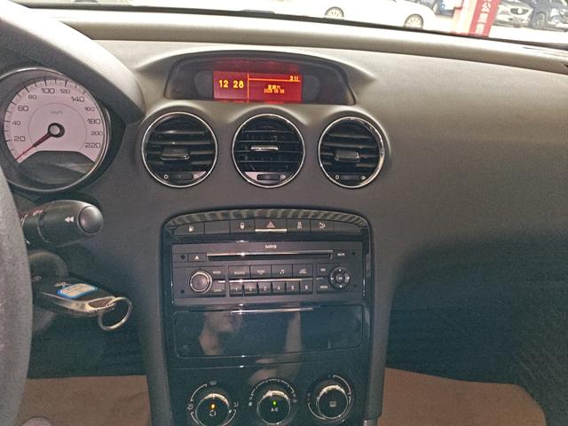 Peugeot 408 2013 thumb 4