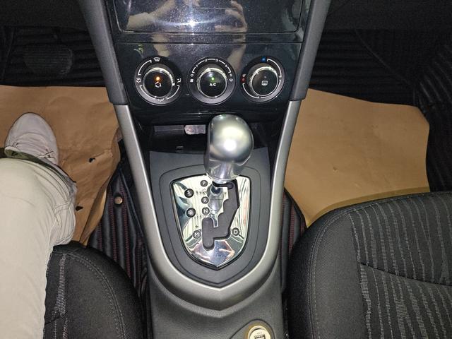 Peugeot 408 2013 thumb 7