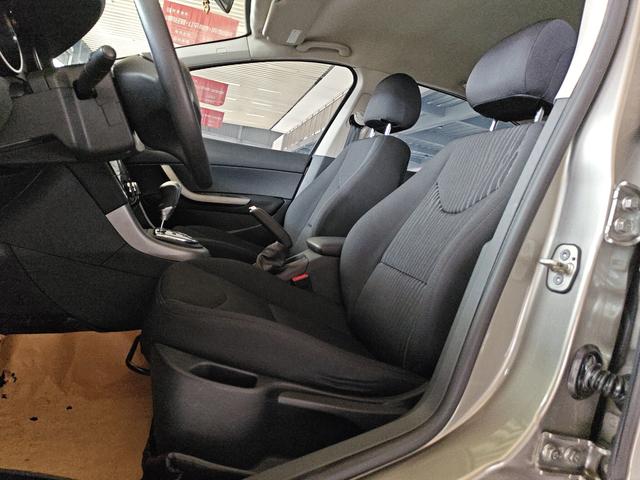 Peugeot 408 2013 thumb 8