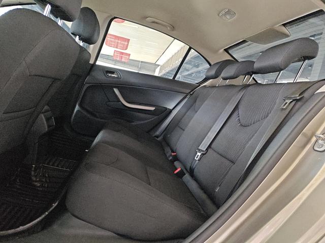 Peugeot 408 2013 thumb 10