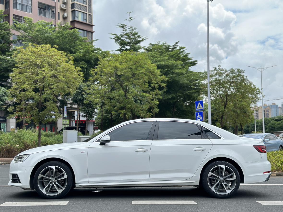 Audi A4 2018 thumb 2
