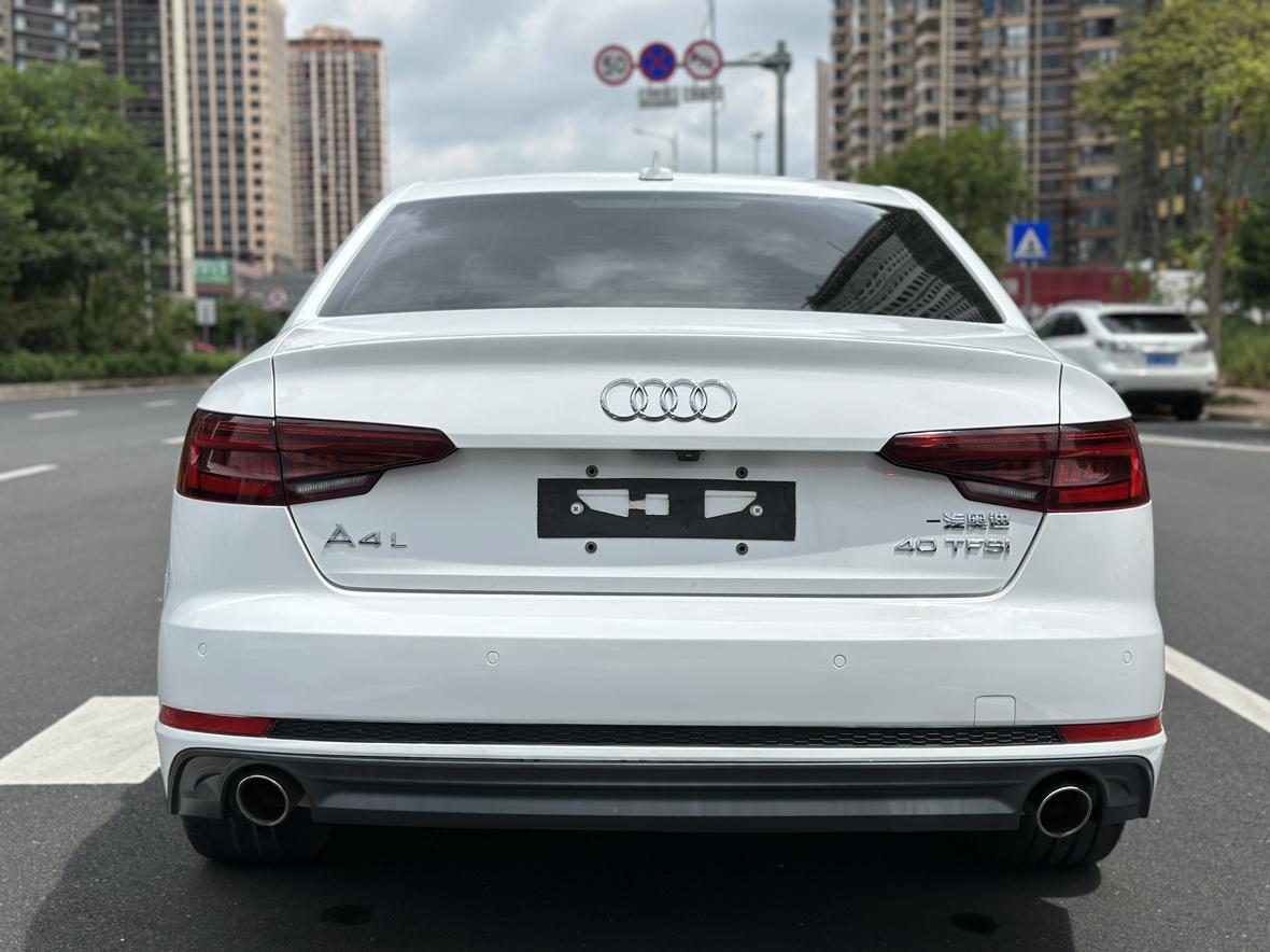Audi A4 2018 thumb 4