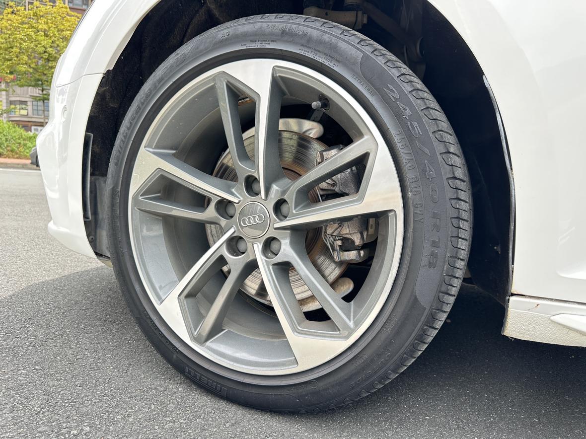 Audi A4 2018 thumb 11