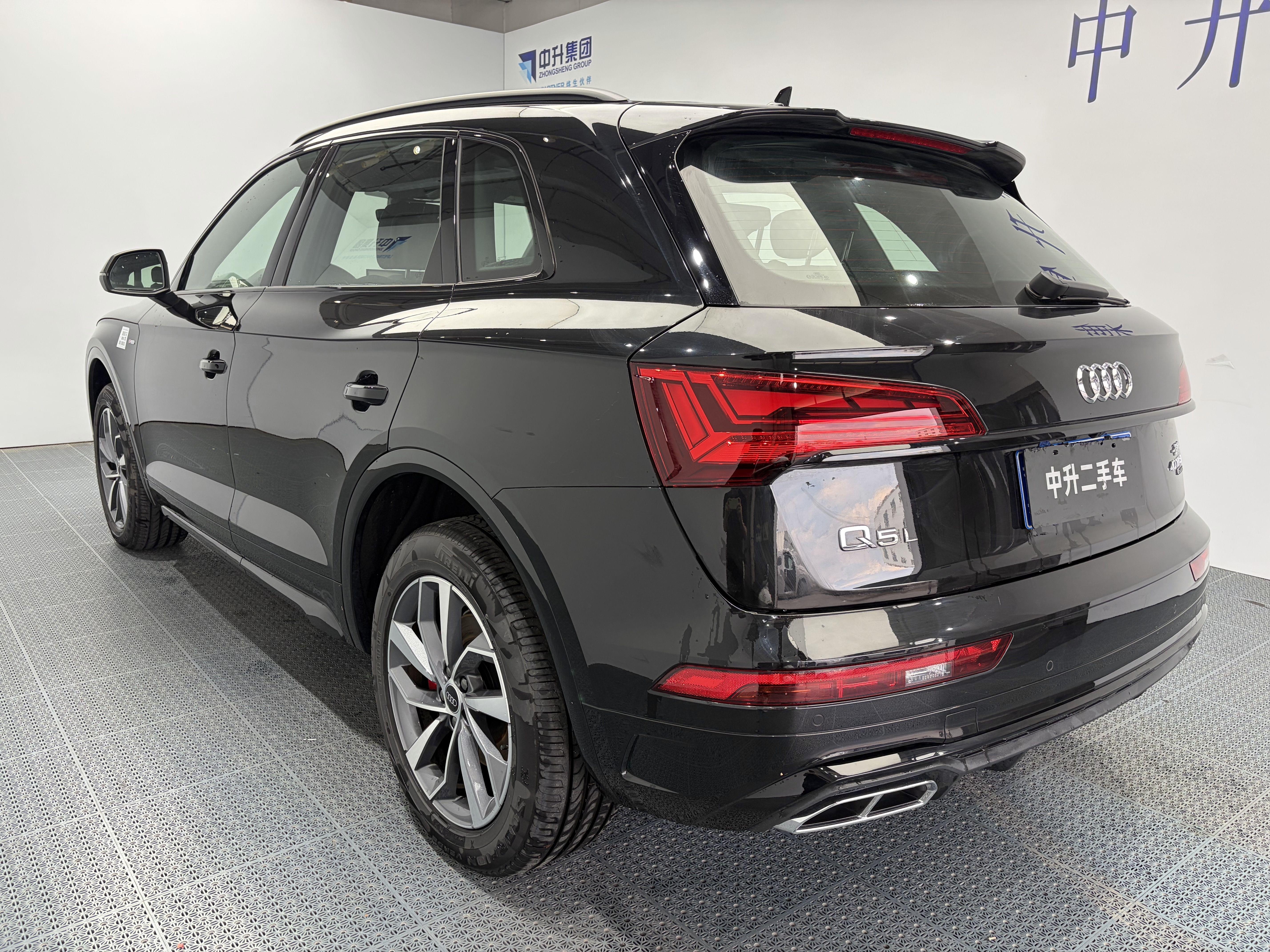 Audi Q5 2025 thumb 2