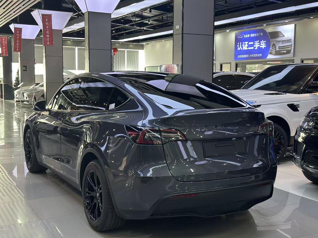 Tesla Model Y 2021 thumb 3