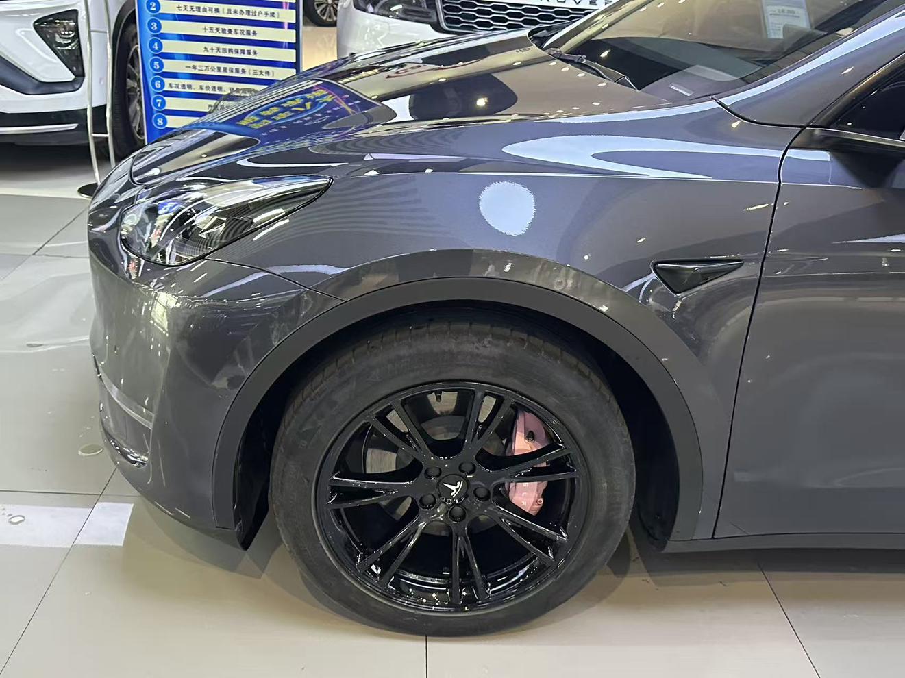Tesla Model Y 2021 thumb 6