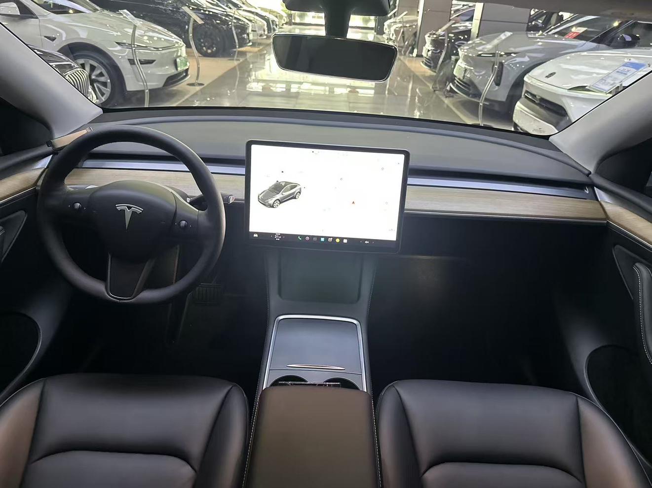 Tesla Model Y 2021 thumb 8