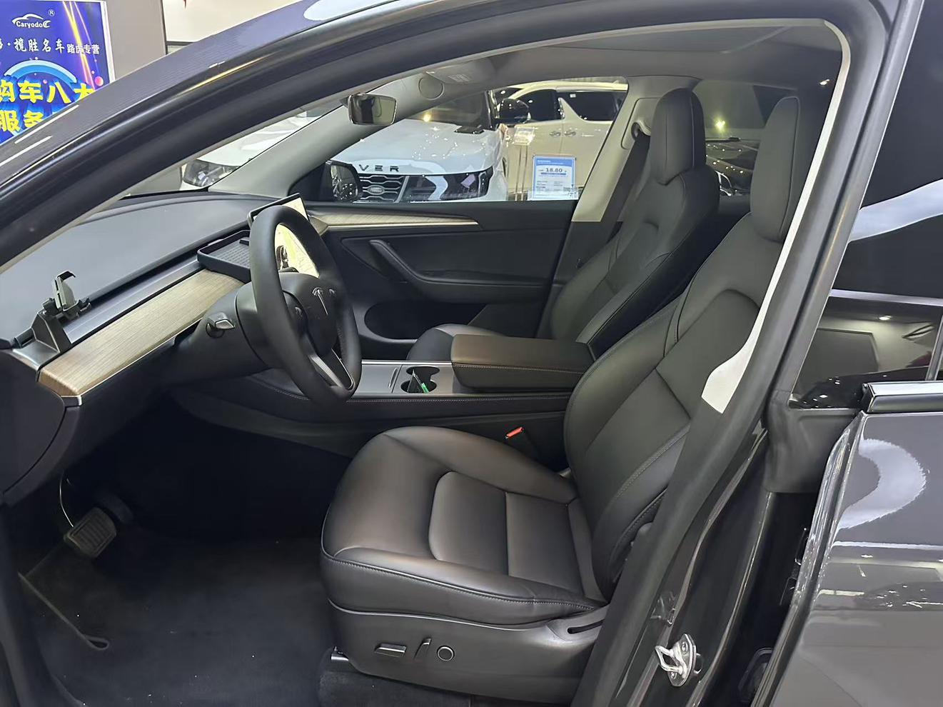 Tesla Model Y 2021 thumb 9