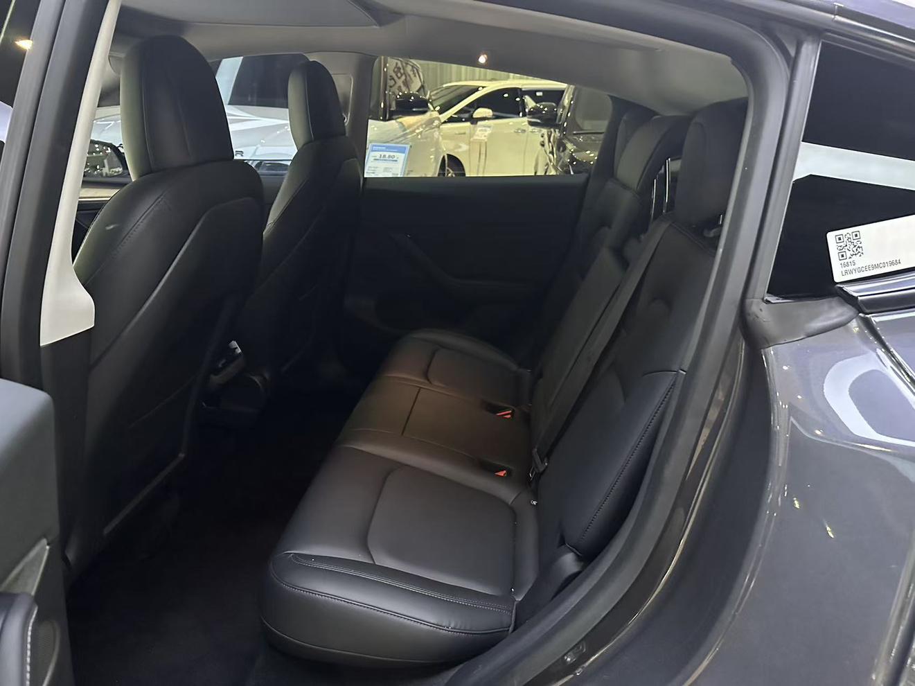 Tesla Model Y 2021 thumb 10