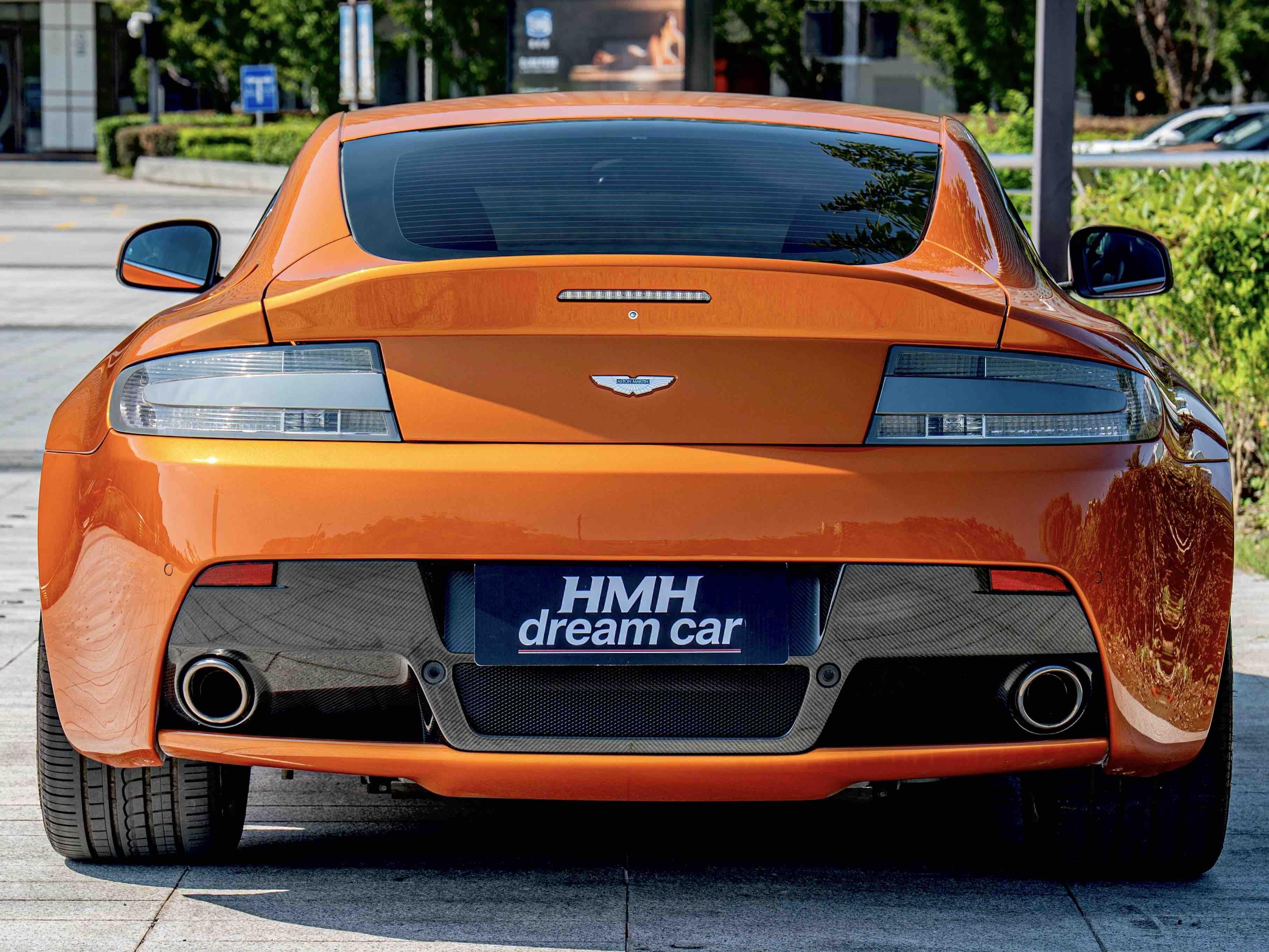 Aston Martin Vantage 4.0T V8 2012 thumb 4