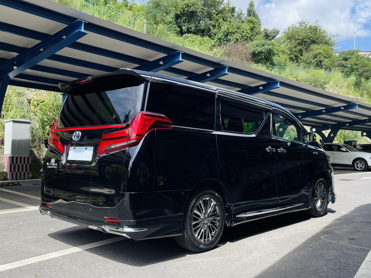 Toyota Alphard 2021 thumb 5