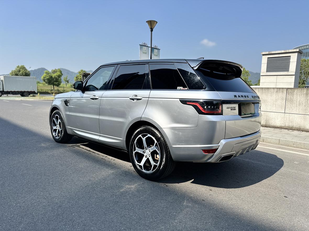 Land Rover PHEV 2019 thumb 2