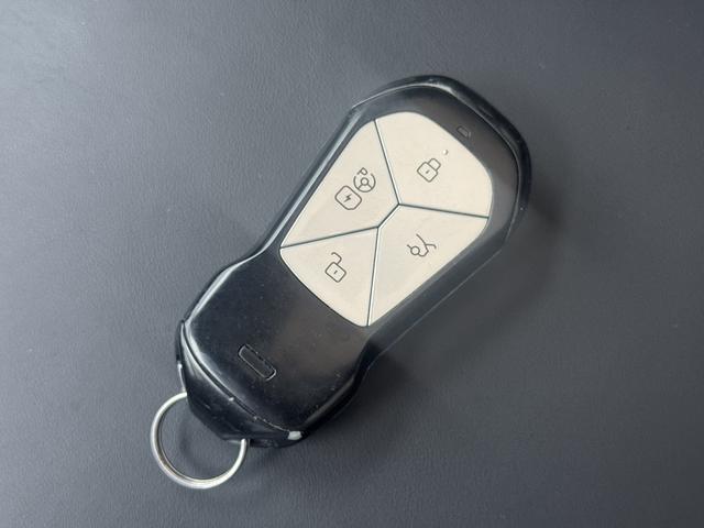 Xpeng G9 2022 thumb 9