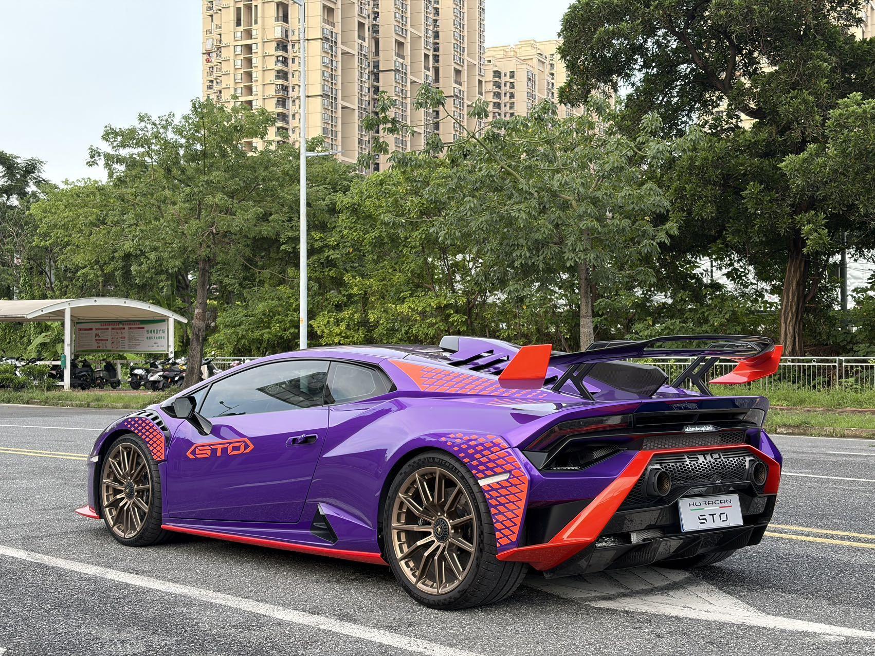 Lamborghini Huracán 2021 thumb 3
