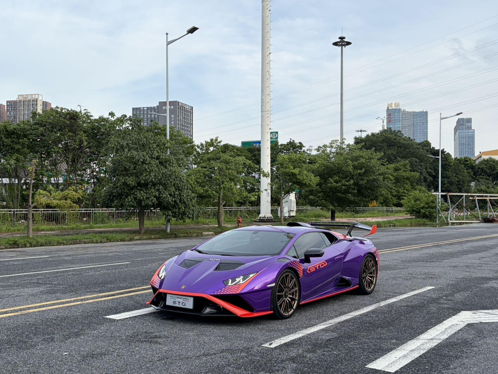 Lamborghini Huracán 2021 thumb 9