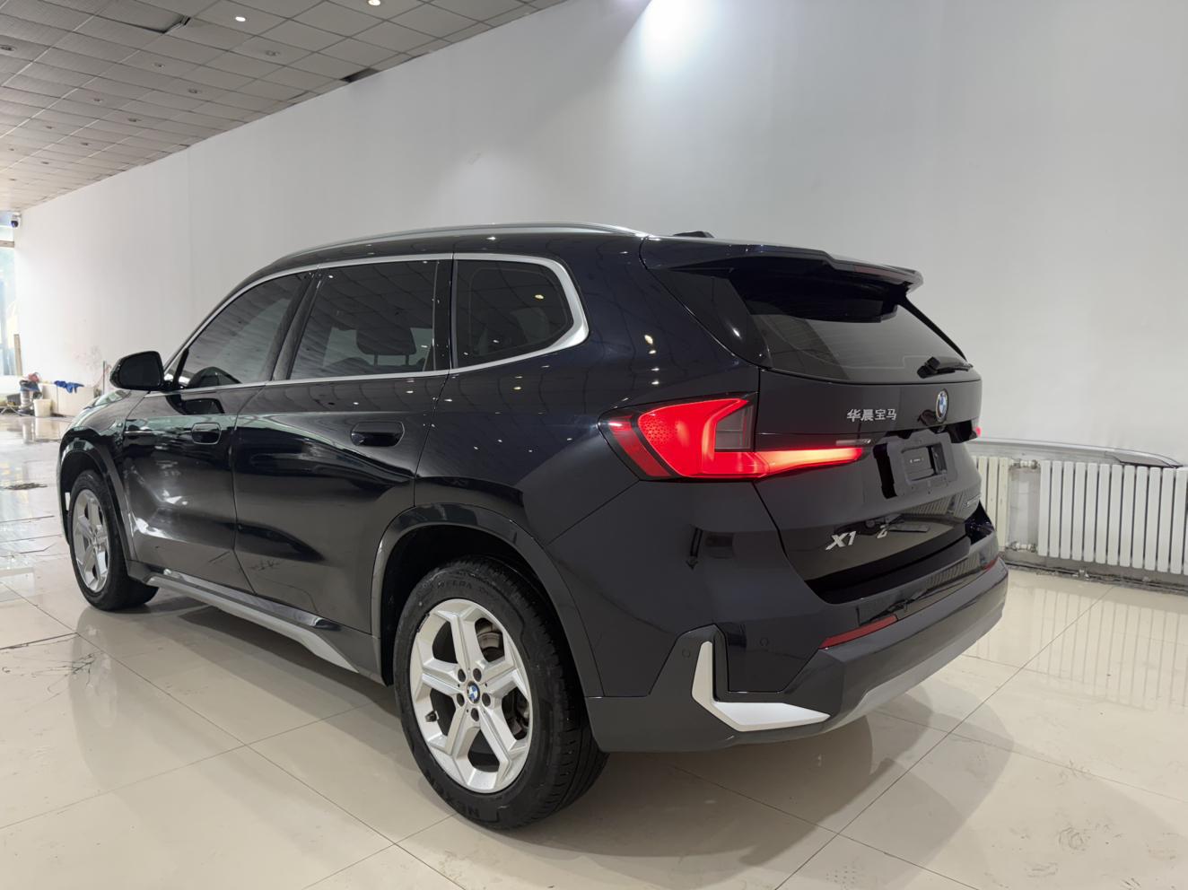 BMW X1 2023 thumb 2