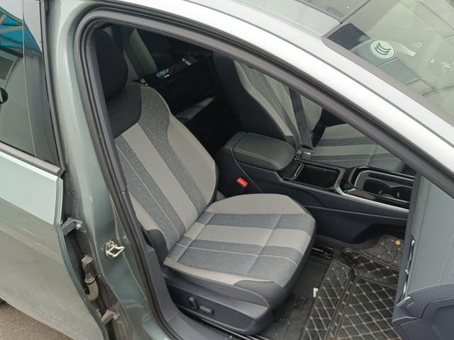 Volkswagen ID.4 2025 thumb 9
