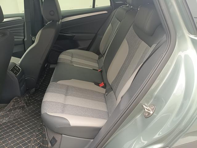 Volkswagen ID.4 2025 thumb 10