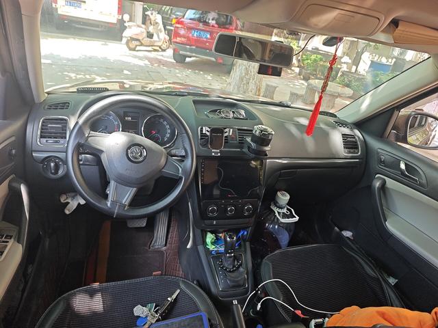 Skoda Yeti 2016 thumb 3