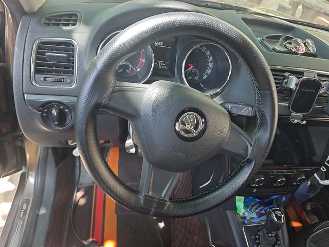 Skoda Yeti 2016 thumb 5