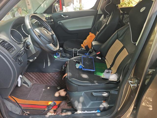 Skoda Yeti 2016 thumb 8