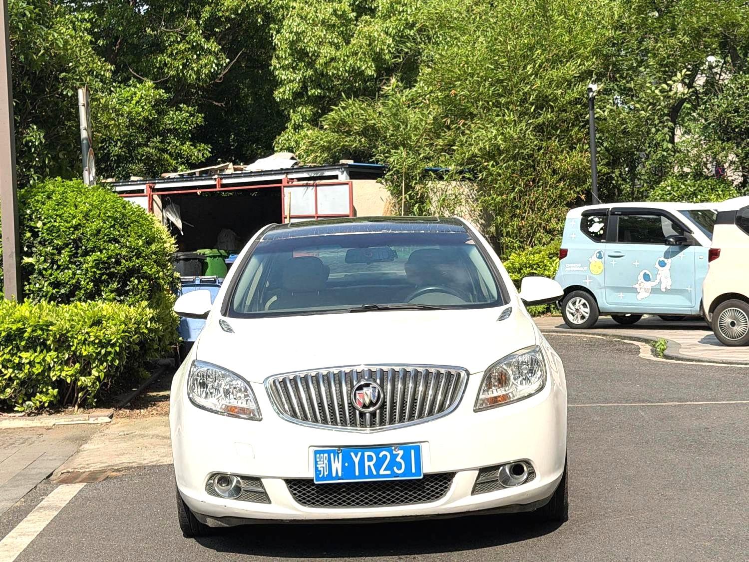 Buick Excelle 2013 thumb 12