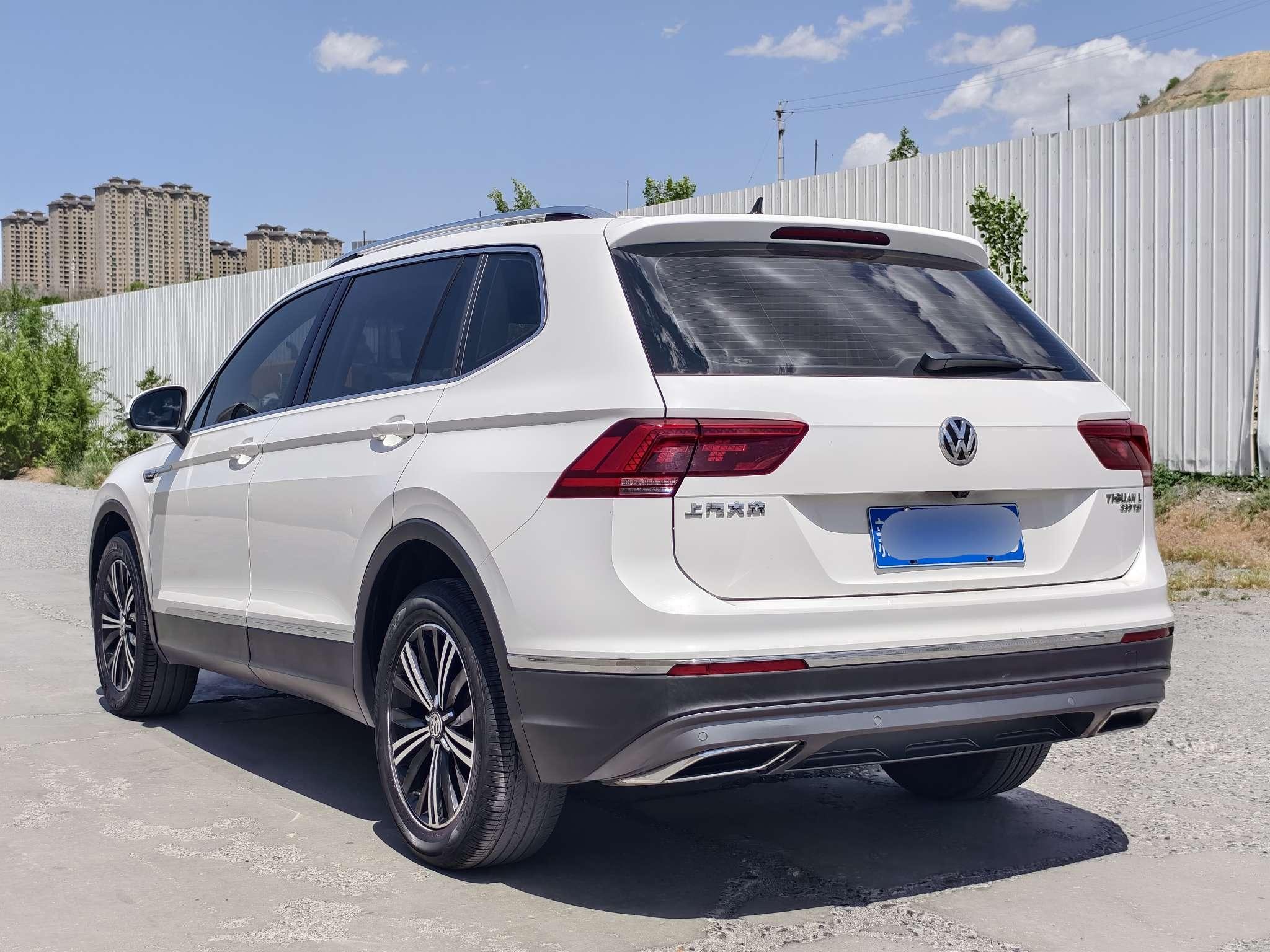 Volkswagen Tiguan 2018 thumb 2