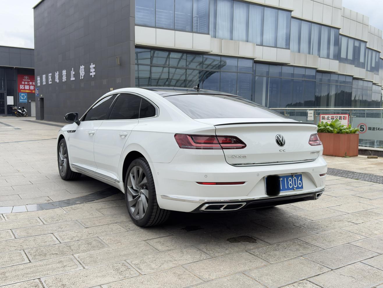 Volkswagen Arteon 2024 thumb 2