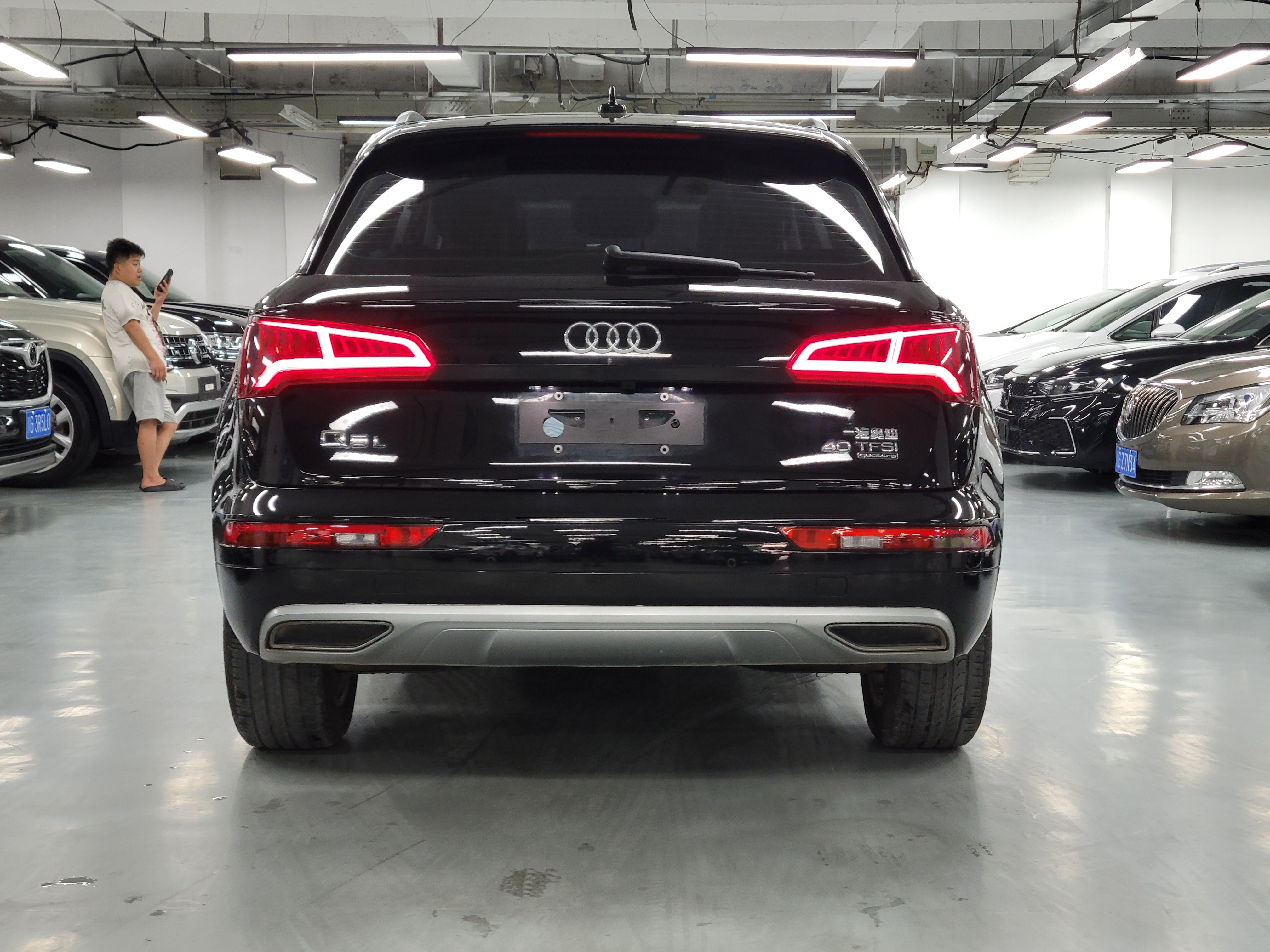 Audi Q5 2018 thumb 3