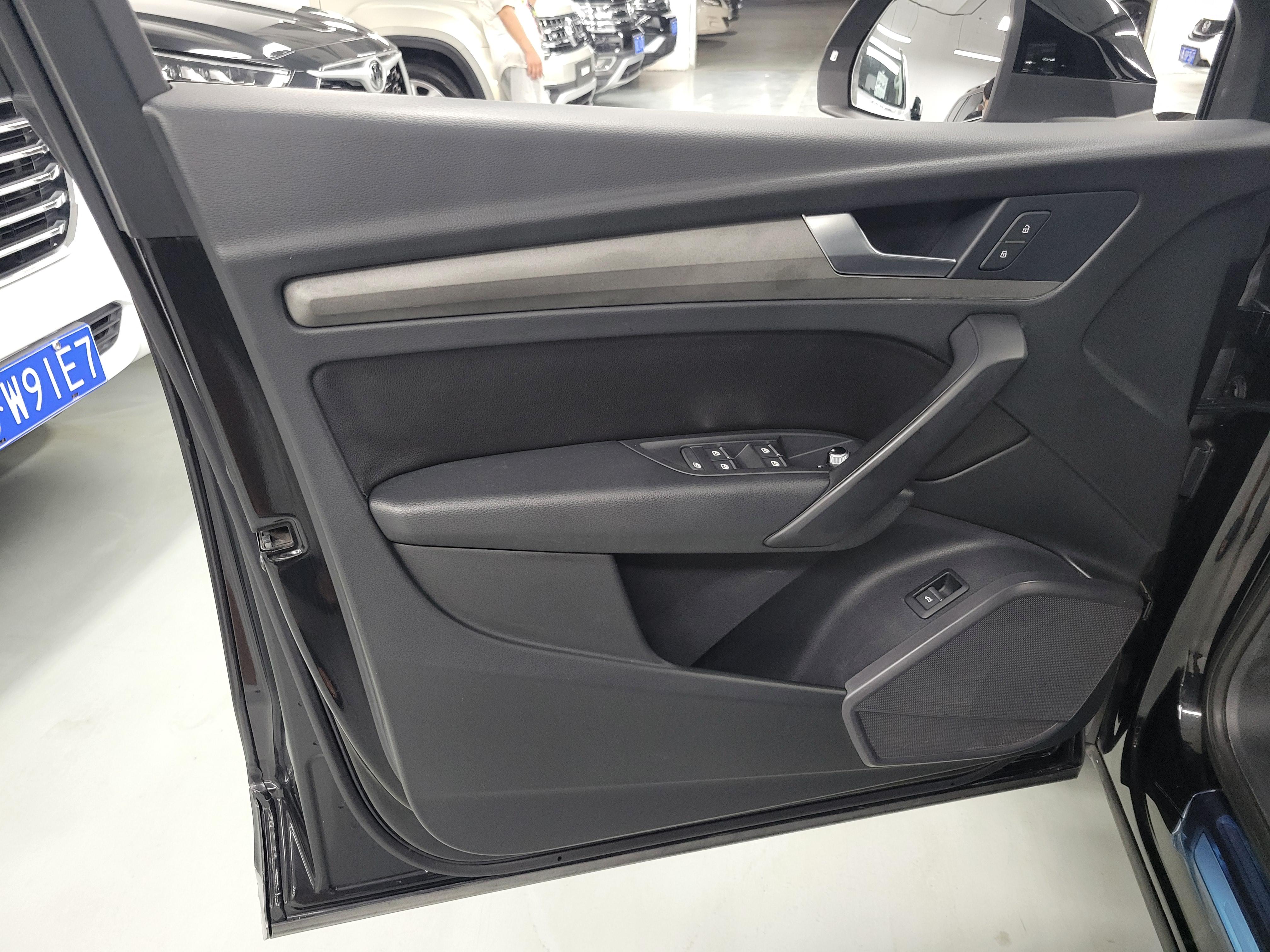 Audi Q5 2018 thumb 5
