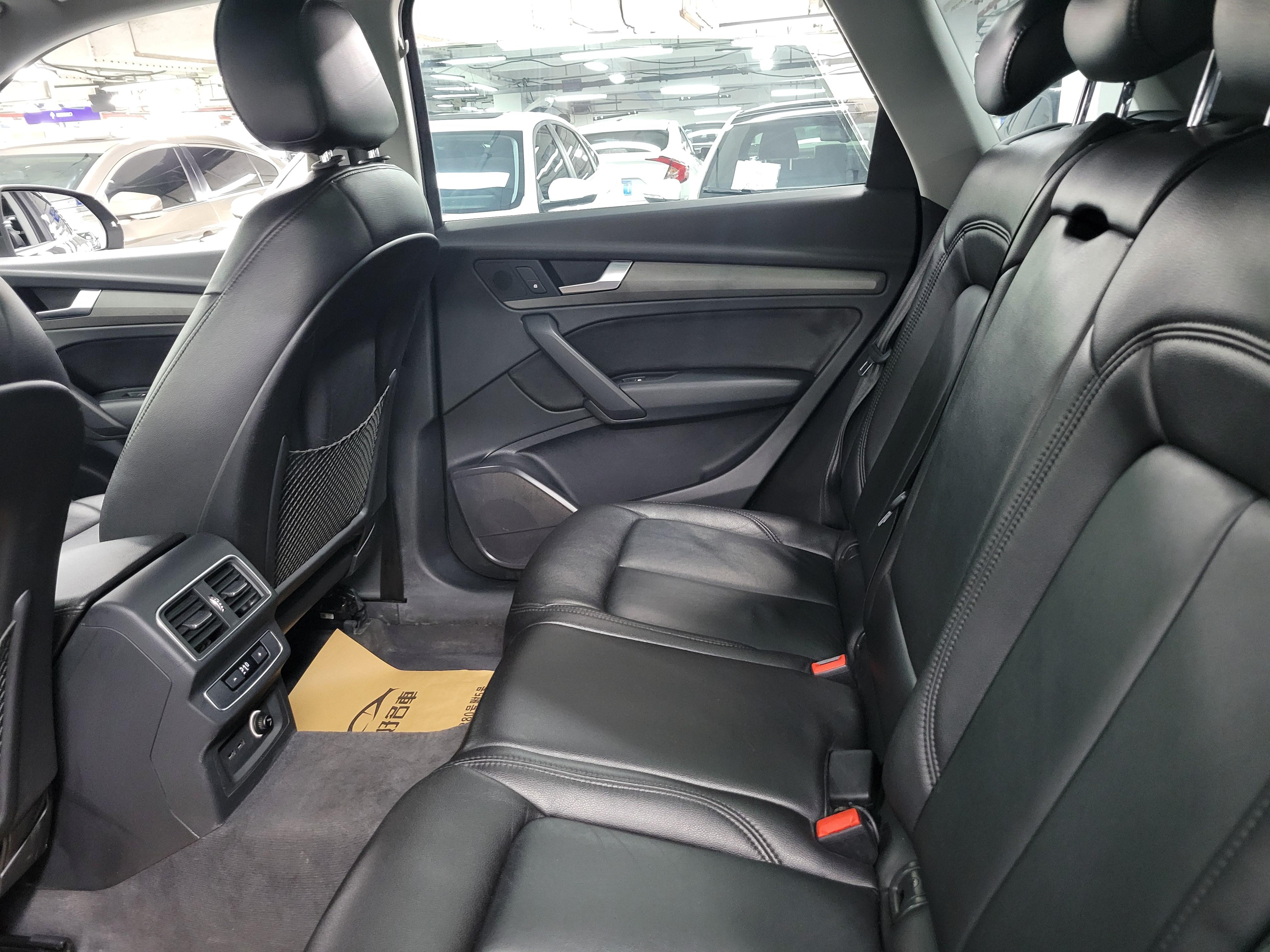 Audi Q5 2018 thumb 9
