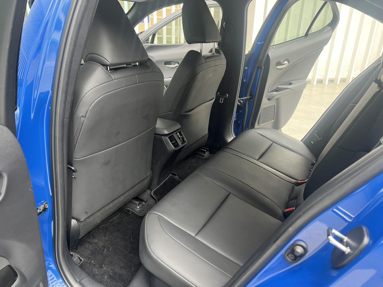 Lexus UX 2020 thumb 8