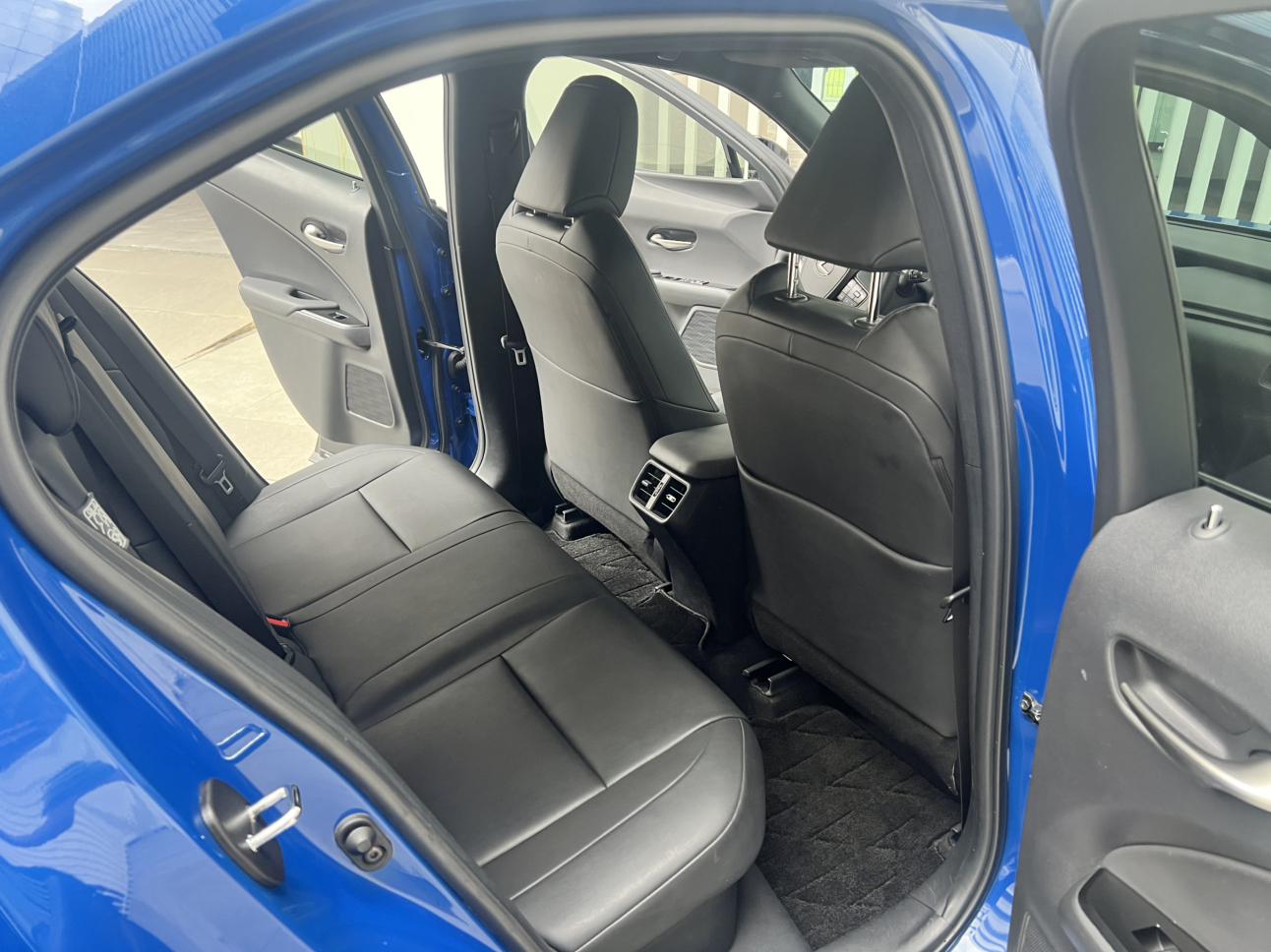 Lexus UX 2020 thumb 9