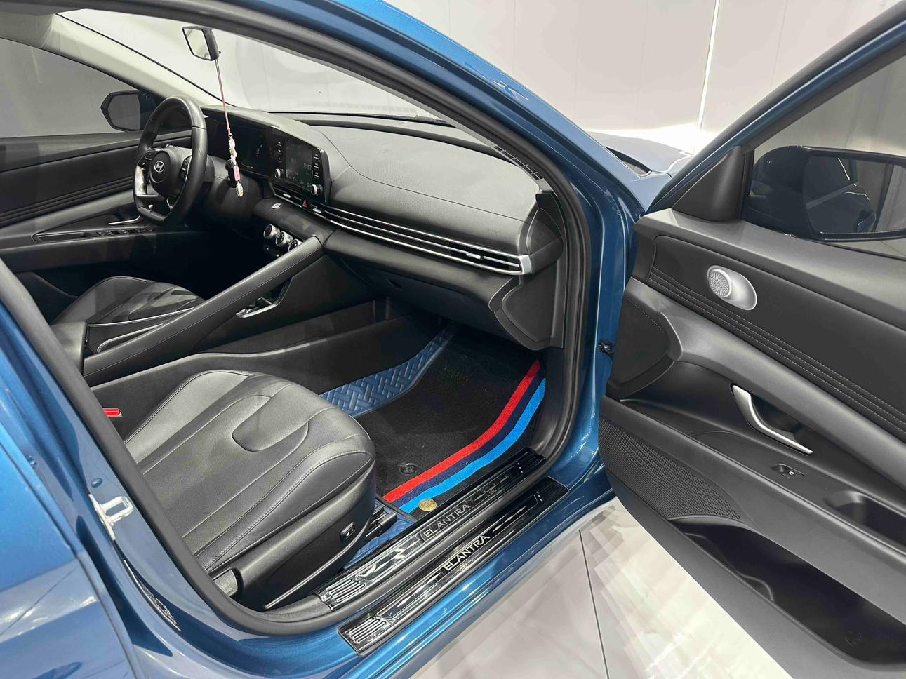 Hyundai Elantra 2023 thumb 7