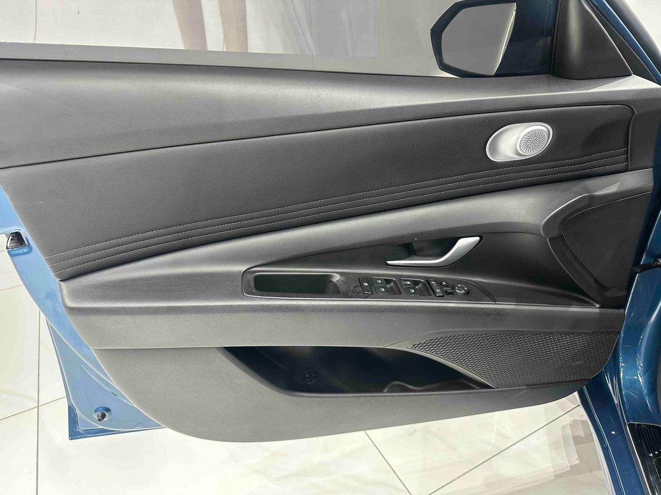 Hyundai Elantra 2023 thumb 9