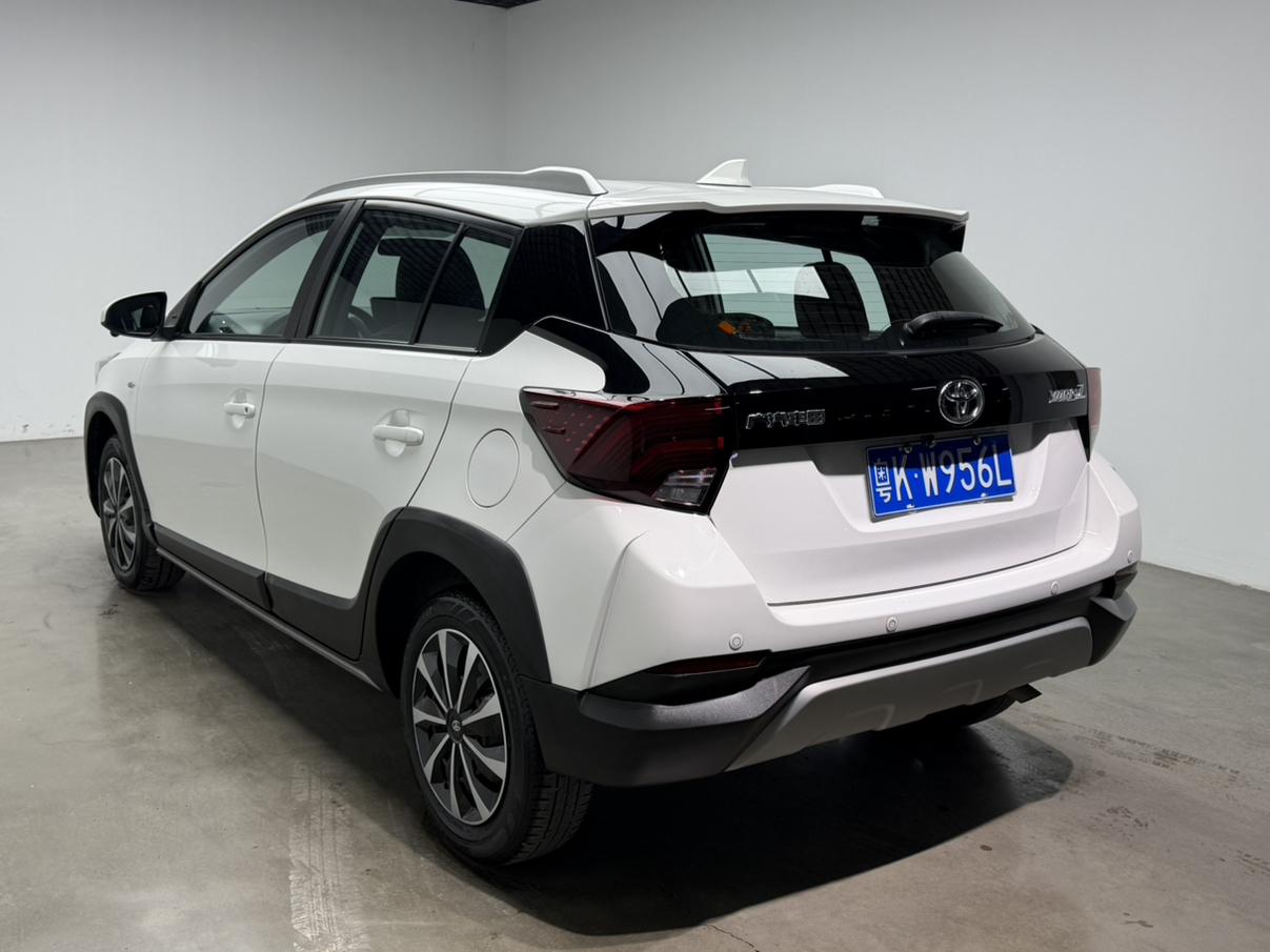 Toyota Yaris 2022 thumb 2
