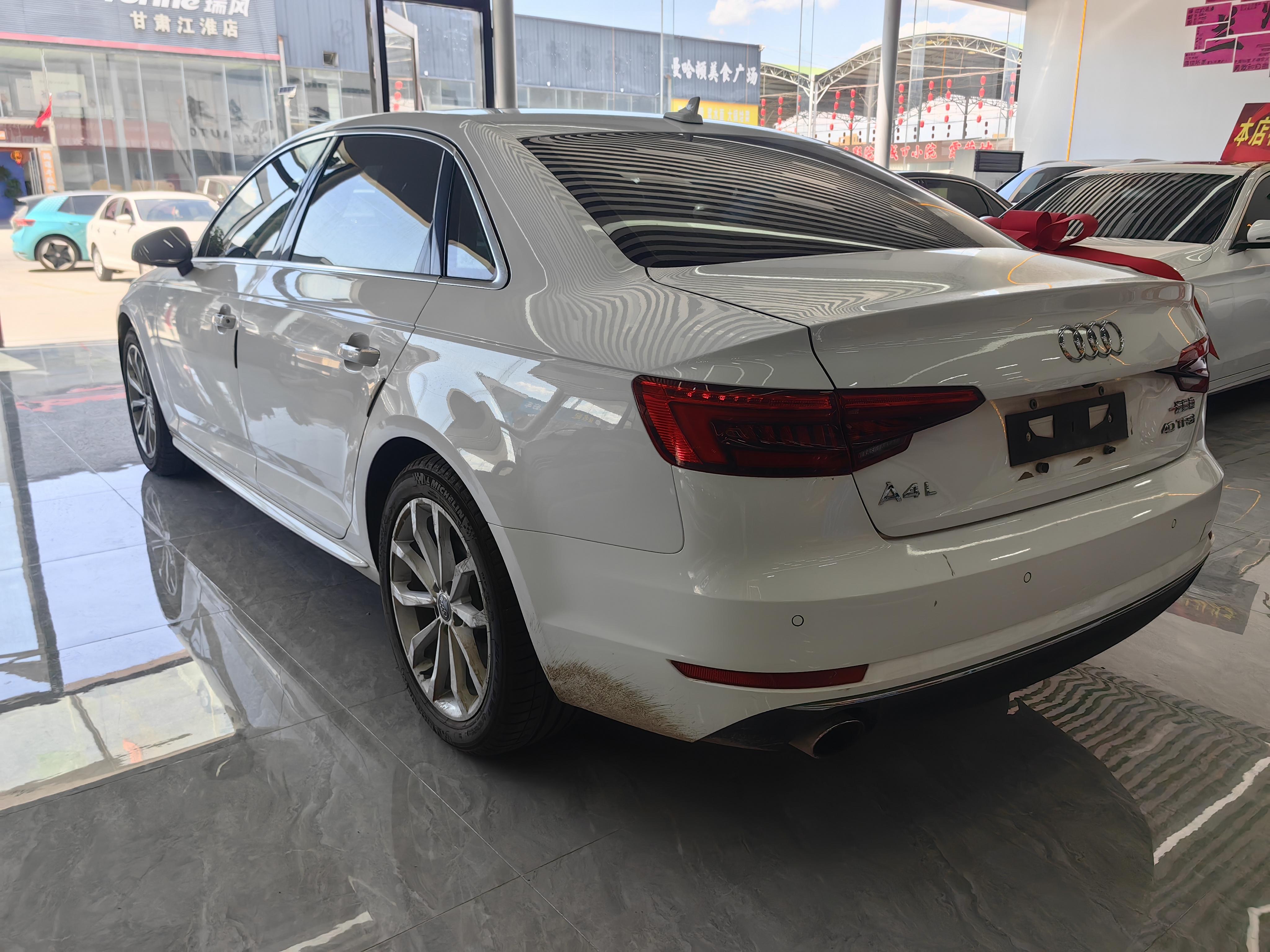 Audi A4 2017 thumb 2