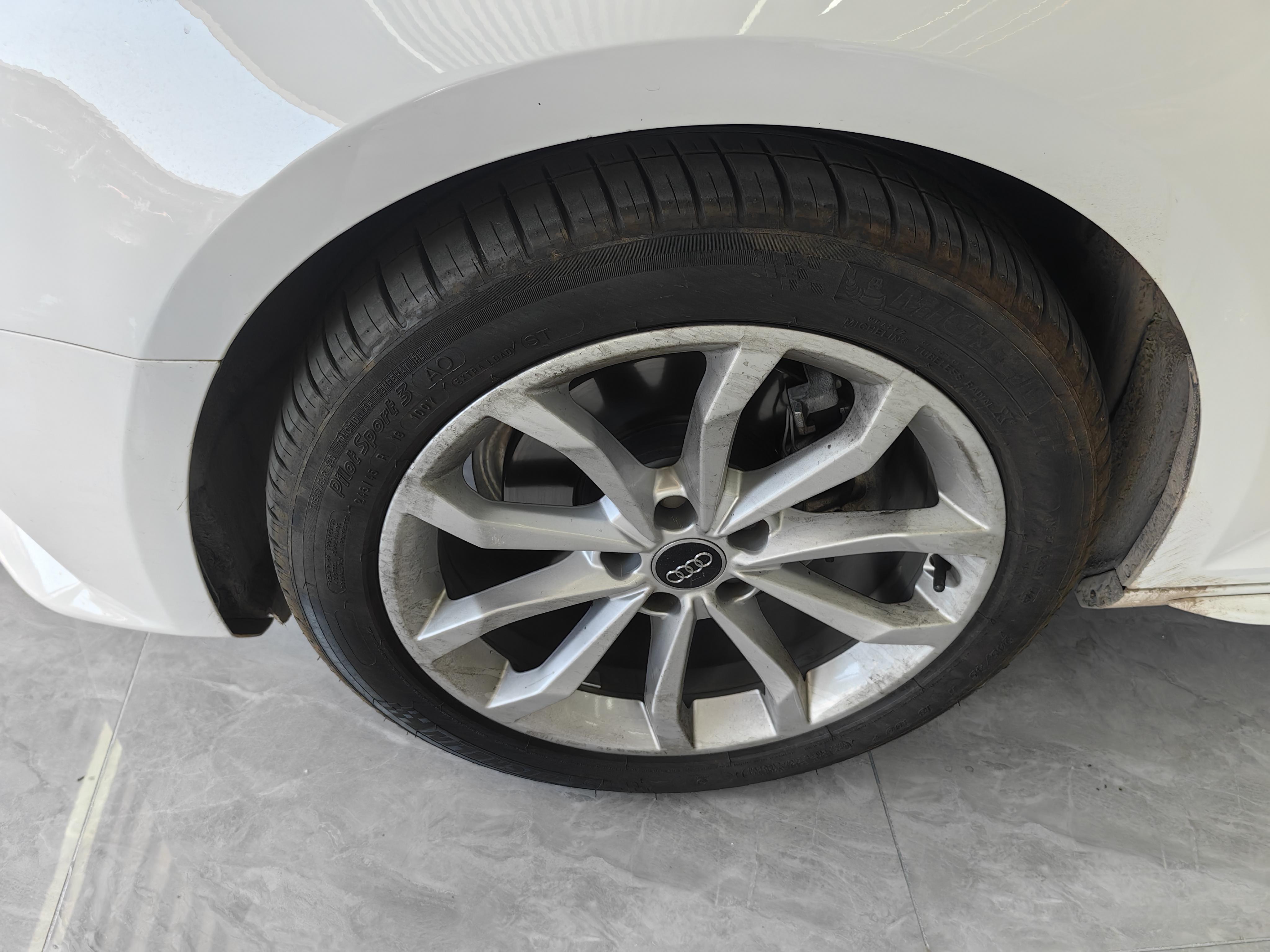 Audi A4 2017 thumb 6