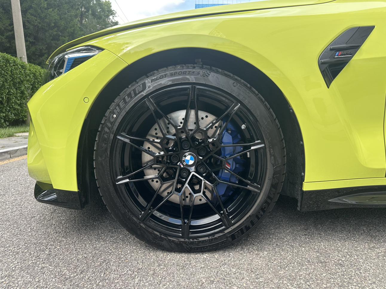 BMW M4 2024 thumb 8