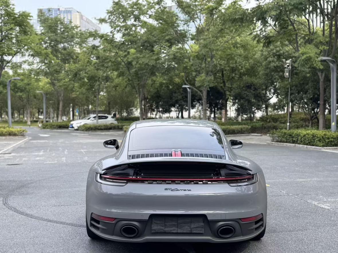 Porsche 911 2023 thumb 2