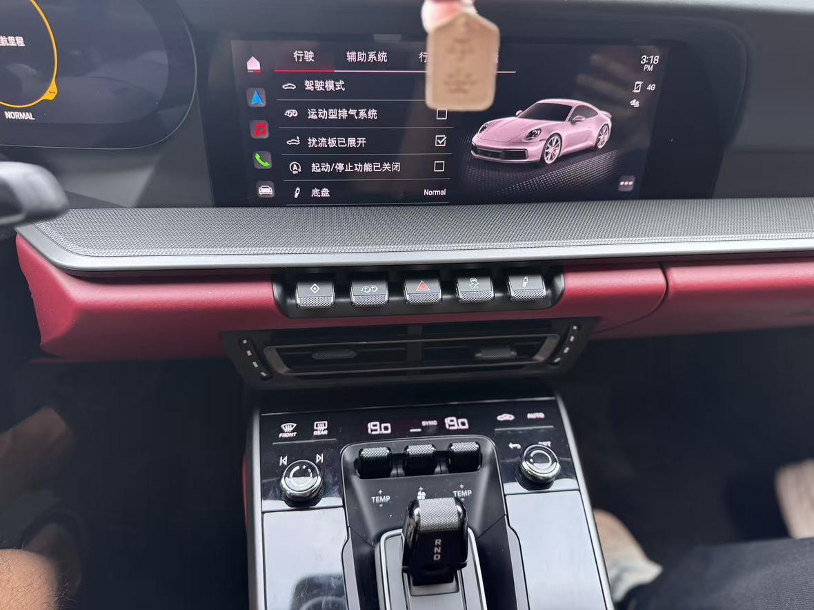 Porsche 911 2023 thumb 5